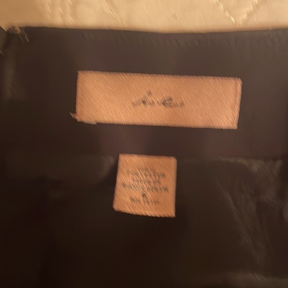 i.e size 6 black lined skirt. - Picture 3 of 6